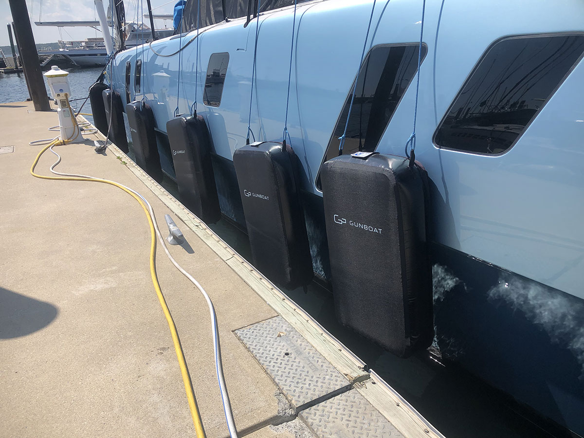 Flat-boat-fender
